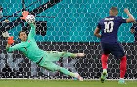 L'équipe report that kylian mbappé has informed certain individuals at psg that he will not be signing a contract extension with the capital club, as it stands, but that he will see out the final year of his deal, which runs until june 2022. 5xdukyordzwe1m