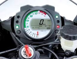 The latest machine is no exception. Kawasaki Zx 10r 2008 2010 Review Specs Prices Mcn