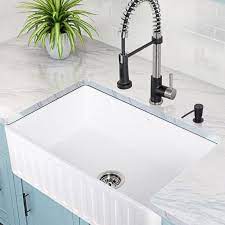 Like other sinks, fireclay sinks are useful and attractive because they are elegant and durable due 4. Fireclay Vs Cast Iron Kitchen Sinks Full Explanation Annie Oak