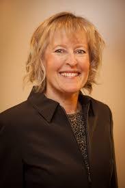 Amy Mills's Instagram, Twitter & Facebook