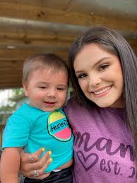 Hey guys! I wanna introduce myself again considering I haven't posted here  in forever! I'm Daisy! A single mama to my 9 month old son Beckett! As many  of you know my