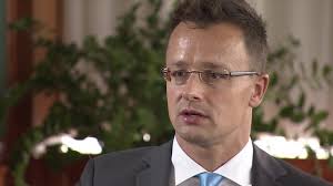 Szijjártó péter külügyminiszternek tehát lett volna oka a nyilvánosság előtt megvédeni a kormány terveit, és konkrétumokkal alátámasztani, hogy miért jó ötlet a trieszti kikötő. Bbc World News Hardtalk Peter Szijjarto