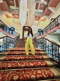 Taj Mahal Palace hotel in Mumbai ...