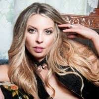 Natalie Mecham's Instagram, Twitter & Facebook