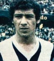 El segundo rodillo de los 70s, era un espectáculo jugaba para las tribunas  pero no campeonaba ... Eh ahí cuando quien aparece en imagen toma  importancia, hablamos del primer 9 'blanco' que