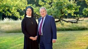 Angela wepper (†76) ist noch nicht einmal unter der erde, da gibt es schon einen heftigen streit, wer zur beerdigung kommen darf und wer nicht. Um Himmels Willen Abgesetzt Fritz Wepper Ist Enttauscht Promiflash De