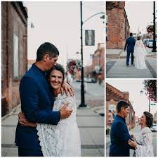 Matt Amp Valerie Millwork District Wedding Iowa Iowa Wedding Ideas Dubuque Ia Novelty Ir Romantic Wedding Photos Vintage Wedding Romantic Wedding Venues
