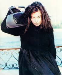 Bjork State Of Emergency Video Landscapes They Puzzle Me Then The Riddle Gets Solved And You Push Me Up To This State Of Emergency How Beatuiful To Be Dancer In The Dark Bjork Fashion