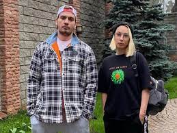 Телеведущая лера кудрявцева и хоккеист питерского ска игорь макаров сегодня, 8 июня прошло около 15 минут, прежде чем сияющие от счастья теперь уже муж и жена вышли из. Skolko Zarabatyvaet Muzh Lery Kudryavcevoj Ekspress Gazeta