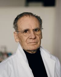 For issue 66 of Artist Profile, Imogen Charge spoke to Leah Fraser. “Fraser  paints with sensitivity and precision, channelling her subconscious and  elements of the universal psyche that has manifested across countless