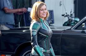 Главная героиня картины, кэрол дэнверс (бри ларсон), впервые предстала в комиксах в 1968 году. A Heten Debutal A Marvel Kapitany Es Az Aquaman Filmek Elozetesei Wide Screen