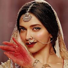 This Minimalist Nath Worn By Deepika Padukone In Bajirao Mastani Is The Most Versatile Nath Design That Will Mastani Mastani Deepika Padukone Deepika Padukone