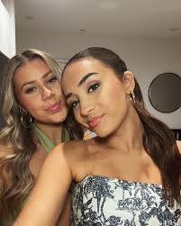 Life with @maddiestockbauer !! 👯‍♀️❤️🤞🏼