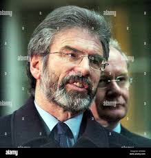 Tony blair outside 10 downing street hi-res stock photography and images