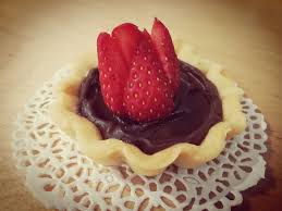 Tartelette Faite Maison Avec Pate A Tartiner Artisanale Et Fraise Fraiche Gourmandise Alimentation Chocolat