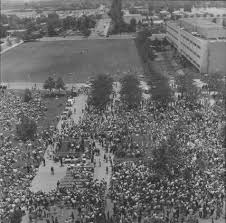 Aerial View Of The Crowd Gathered At San Fernando Valley State College Now Csun To Hear Presidential Candi California History San Fernando Valley Aerial View