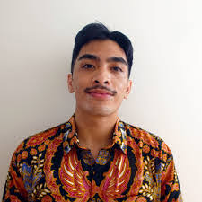 Adrian Zachman's Instagram, Twitter & Facebook