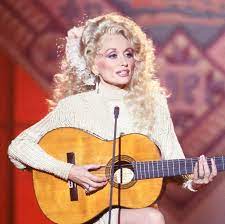 Who even does her hair? Dolly Parton S Hair Evolution In Photos