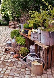 Bei unseren arbeiten bündeln wir experten aus verschiedenen tätigkeitsfeldern. Hof 9 Den Sommer Hubsch Verpackt Kleines Diy Gartendekoration Vintage Gartendekoration Bahnschwellen Garten