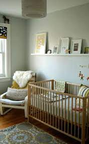 Natural Wood Decor Ideas For Your Nursery You Ll Love Take A Look At This Wood Decoration Nursery Neutral Nursery Design Neutral Gender Neutral Nursery Design
