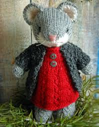 So cute at just 4 1/2 inches tall! Amazing Knitting Cute Knitted Mouse Knitting Pattern
