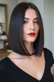 Long Bob: Elegancia y Estilo que Enmarcan tu Rostro 💇🏻‍♀️✨ . . .  #cristintehil #hair #cute #bluntcut