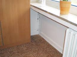 Habe folgendes problem, ich habe im wohnzimmer in der ecke schimmel wie kann ich das beseitigen damit es nicht wieder auf taucht. Schimmel Im Wohnzimmer Gutachter Zeigt Wo Es Schimmelt