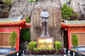 Lim goh tong on wn network delivers the latest videos and editable pages for news & events, including entertainment, music, sports, science and born in 1918 in anxi, a mountainous county in southeastern fujian province, china, lim goh tong was the fifth child in his family. Genting Highlands Malaysia November 2 2017 Statue Of Tan Stock Photo Picture And Royalty Free Image Image 91771955