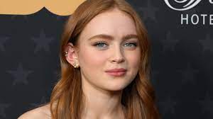 Sadie Sink Reveals She Had Her 'Awkward' First Kiss on the Set of 'Stranger  Things' | Glamour