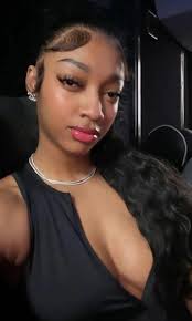 Pretty girl with smiling face.💙💦💙