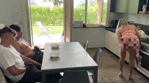 Lamica figa della mamma dei due maranza - YuVideos – Video e Film Porno  Italiani Amatoriali Gratis