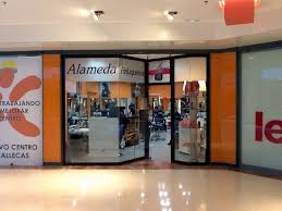 Las Tiendas El Corazon De Nuestro Centro Comercial Liquor Cabinet Home Decor Decor