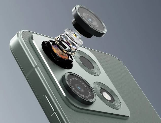 Motorola Edge 70 Max :- Snapdragon 8 Gen 5 और 7100mAh बैटरी के साथ Motorola ने लॉन्च किया Edge 70 Max, जानिए कीमत !