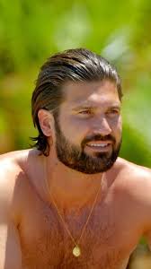 Dan is in a tricky situation… 👀 #TOWIE