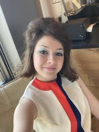 Revisiting my '60s look, now with better hair and makeup 🛵 :  r/VintageFashion