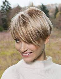 Les Coupes De Cheveux A Adopter A 30 Et 40 Ans Coupe De Cheveux Cheveux Courts Cheveux