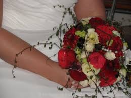 Eine hochzeit zählt zu den schönsten tagen im leben eines paares und auch alle anderen anwesenden gäste erinnern lustige hochzeitssprüche sind hierfür ideal geeignet, denn mit ihnen kann man alles, von der glückwunschkarte bis hin zum toast auf das glückliche. Gluckwunsche Zum Hochzeitstag Spruche Lustige Texte Gedichte