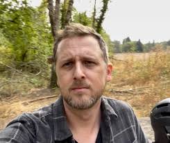 What voice or accent should Lathander Ramius have in a sci-fi show?