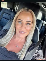 𝙃𝙞 𝙄'𝙢 𝙙𝙞𝙫𝙤𝙧𝙘𝙚𝙙 💔 𝙖𝙣𝙙 𝙡𝙤𝙤𝙠𝙞𝙣𝙜 𝙛𝙤𝙧 𝙣𝙚𝙬  𝙛𝙧𝙞𝙚𝙣𝙙𝙨, 𝙄 𝙙𝙤𝙣'𝙩 𝙘𝙖𝙧𝙚 𝙬𝙝𝙚𝙧𝙚 𝙮𝙤𝙪 𝙘𝙤𝙢𝙚 𝙛𝙧𝙤𝙢  𝙂𝙞𝙫𝙚 𝙢𝙚 𝙖 𝙡𝙞𝙩𝙩𝙡𝙚 𝙝𝙚𝙡𝙡𝙤, ☎️. Whatsapp chat mee...☎️