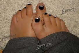 Black And White Striped Toe Nails Black And White French Pedi Pedicure Designs Toenails Black Toe Nails French Pedicure Designs