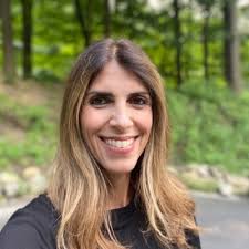 I am very excited to share that I will be a corporate reputation intern at  Zeno Group this summer 2021. I want to thank Candice Richter Kramer and  Laura Moy for their