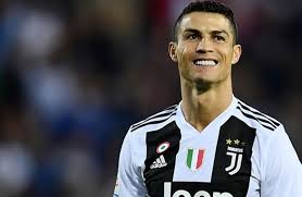 البرتغالي كريستيانو رونالدو، يقود يوفنتوس إلى دور الثمانية في دوري أبطال أوروبا، وأحرز ثلاثية (هاتريك) في شباك ضيفه الأسباني أتليتكو مدريد. ØªÙˆÙ…Ø§Ø³ ÙŠØ¹Ø§Ù†ÙŠ Ù…Ù† Ø³Ø±Ø·Ø§Ù† ÙÙŠ Ø§Ù„Ø£Ø¹ØµØ§Ø¨ Ø¢Ø®Ø± Ù‚ØµØµ ÙƒØ±ÙŠØ³ØªÙŠØ§Ù†Ùˆ Ø±ÙˆÙ†Ø§Ù„Ø¯Ùˆ Ù…Ø¹ Ù…Ø³Ø§Ø¹Ø¯Ø© Ø£Ø¨Ù†Ø§Ø¡ Ø§Ù„Ø¨Ø±ØªØºØ§Ù„ Ø¨ÙˆØ§Ø¨Ø© Ø§Ù„Ø£Ù‡Ø±Ø§Ù…