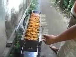 Mereka menggunakan sebuah aplikasi yang dapat memunculkan api kobaran tak sampai di situ saja, mereka juga mengipasi sate itu dengan kipas angin virtual. Tenno Pg 60at Tr Panggangan Bakaran Gas Batu Vulkanik Youtube