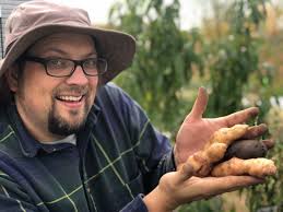 🥔 Learn The Gardenary Planting Method:  https://gardenary.samcart.com/products/gardenary-planting-method-youtube  For this week's edition of Weird Things I Do in the Garden, I'm showing you  why planting potatoes in your flower bed REALLY works. I'll