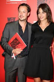 L Actrice Noemie Elbaz A 43 Ans Decouvrez Davy Son Mari Et Fils D Un Celebre Chanteur Fille d'un ingénieur et d'une juriste, elle a un frère. l actrice noemie elbaz a 43 ans