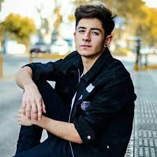 This is am o casuta mica by videoimage on vimeo, the home for high quality videos and the people who love them. De Mi No Te Escapas Youtubers Famosos Dibujos De Youtubers Poses Para Fotos