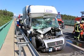 Nach angaben der polizei beläuft sich der. Uble Unfall Serie Auf A4 In Thuringen Viele Verletzte Sperrungen Und Stau Thueringen24 De