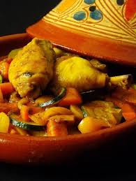 Tajine De Poulet Avec Ses Petits Legumes Carotte Poivron Et Courgette Recette Tajine Poulet Recette Tajine Tajine Poulet