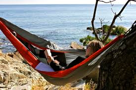 Our camping hammock weighs only 1.1 lbs, package includes 2 iron carabiners and 2 nylon hammock straps.the mini size makes it convenient to carry everywhere everytime you backpack or travel. Eno Hammock Review Lightweight Comfortable Compact Her Packing List