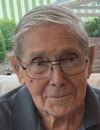 Tom Packard's Instagram, Twitter & Facebook